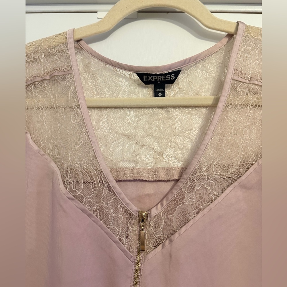 Express Women's Short Sleeve with Lace Detail - Light Pink/ Dusty Rose